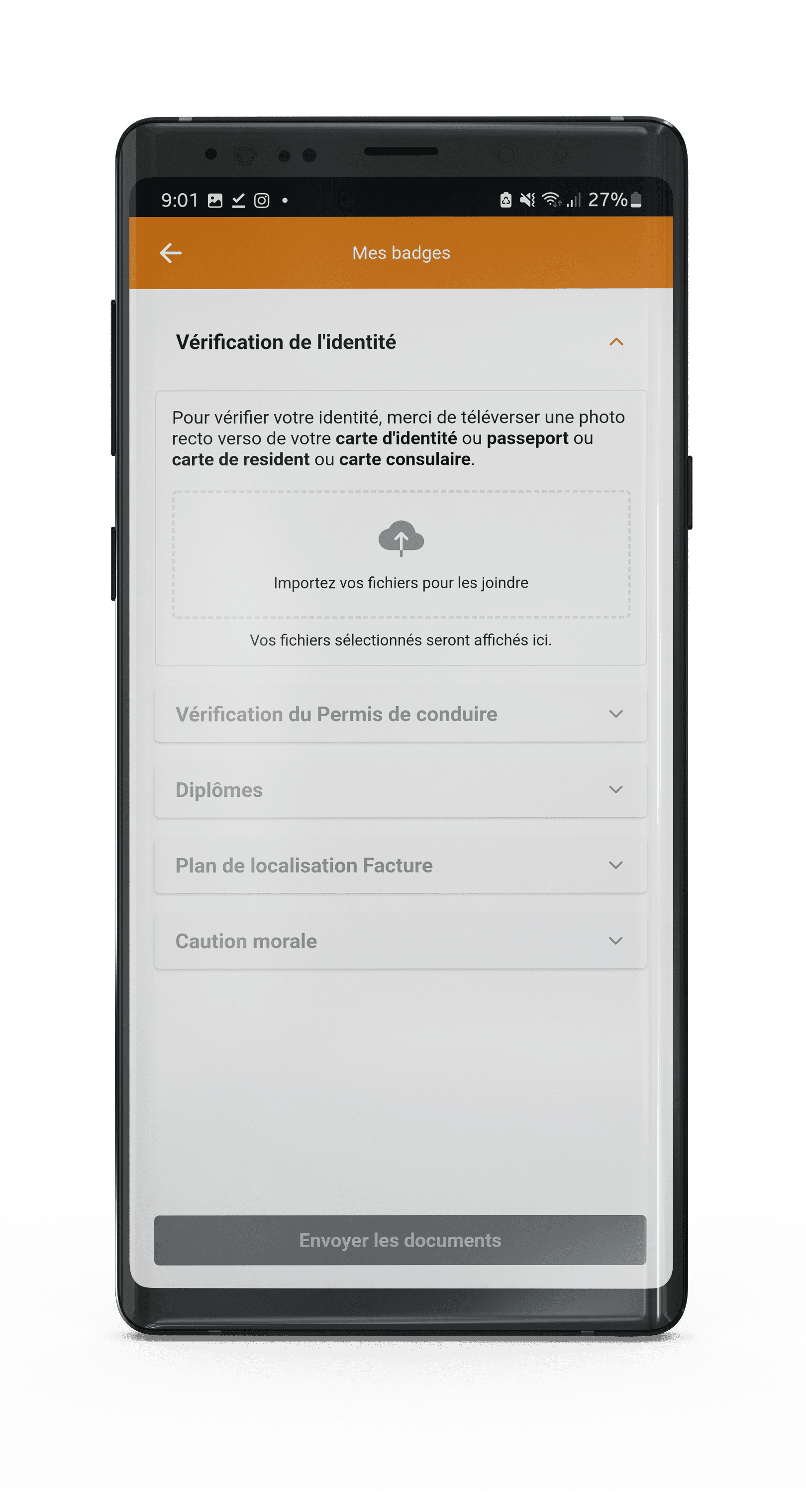 Lis attentivement les documents demandées. Tu peux les filmer clairement. Puis tu cliques sur le la flèche qui monte dans un nuage là pour ajouter les photos de tes documents dans l'application.  Quand tu auras ajouté tous les documents, le bouton en bas va changer de couleur et tu vas cliquer dessus pour envoyer.